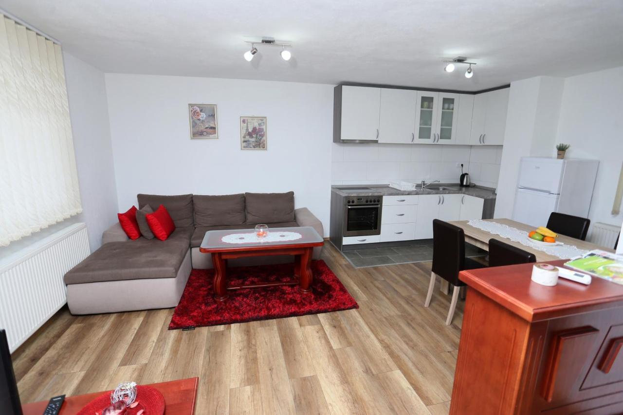 Apartmani Mila ลัคตาชิ ภายนอก รูปภาพ