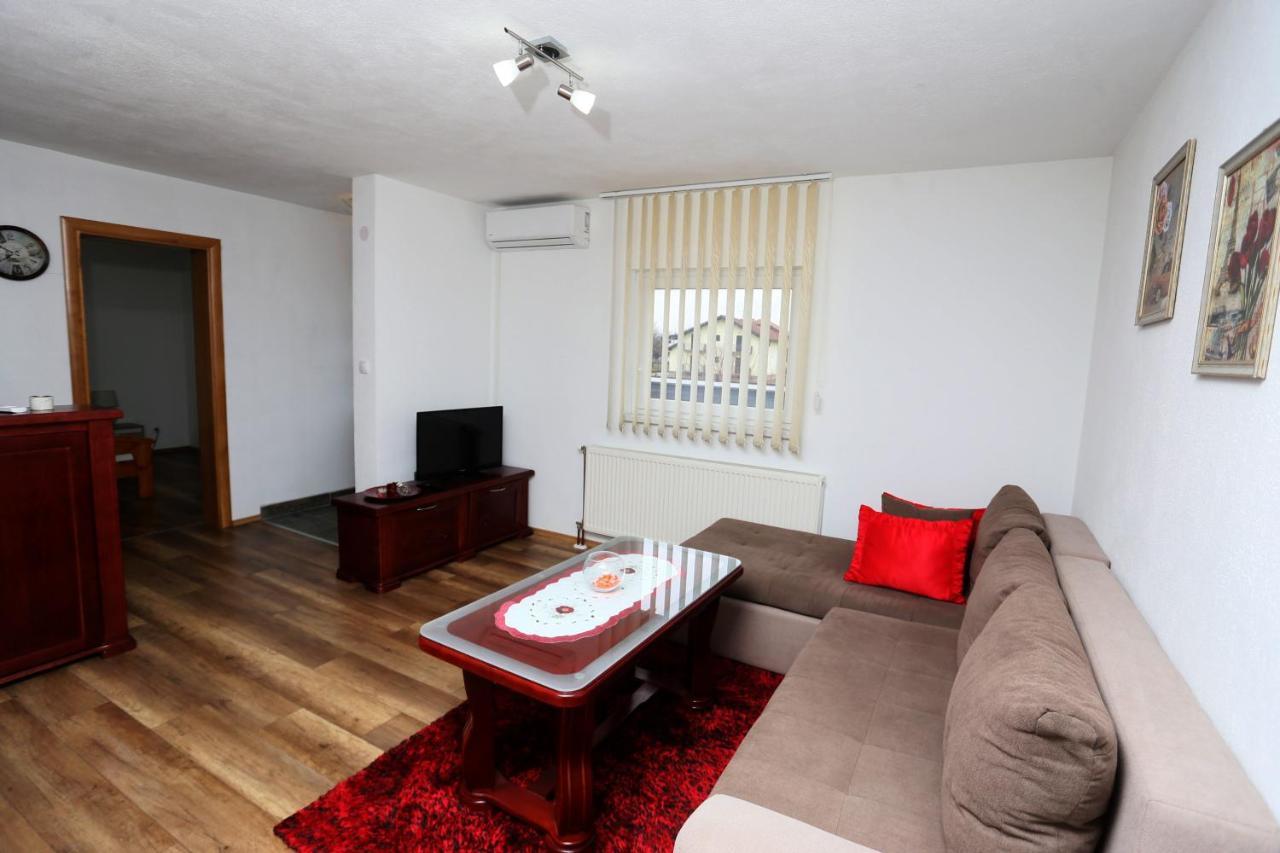 Apartmani Mila ลัคตาชิ ภายนอก รูปภาพ
